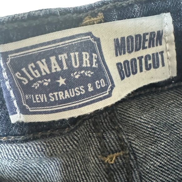 Signature by Levi Strauss Modern Bootcut Jeans Blue Stretch Denim Size 14 Long - Picture 5 of 7